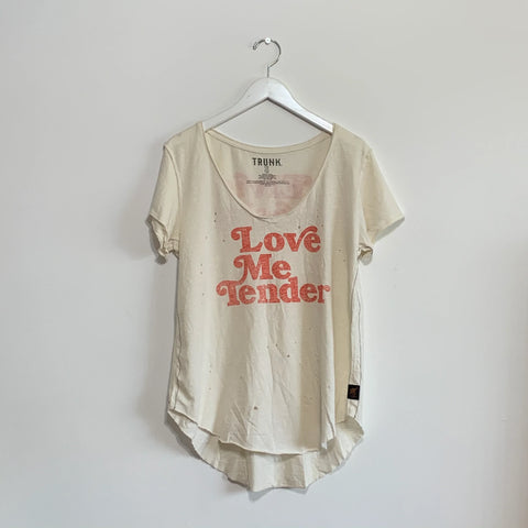 TRUNK LTD - Elvis Presley Love Me Tender Hi-Lo V-Neck Tee